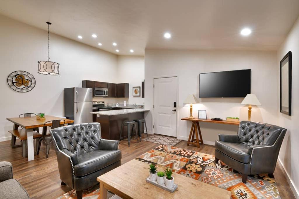 5K Top Floor Redcliff Condo, Pool & Hot Tub Moab Buitenkant foto